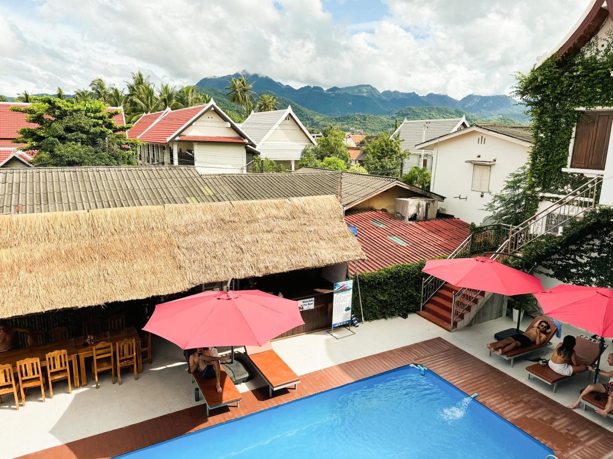 Sabai Sabai Backpackers Hostel Луангпхабанг Экстерьер фото